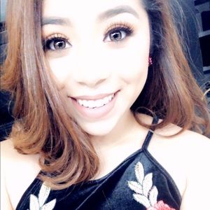 Meet your Posher, Eloisa